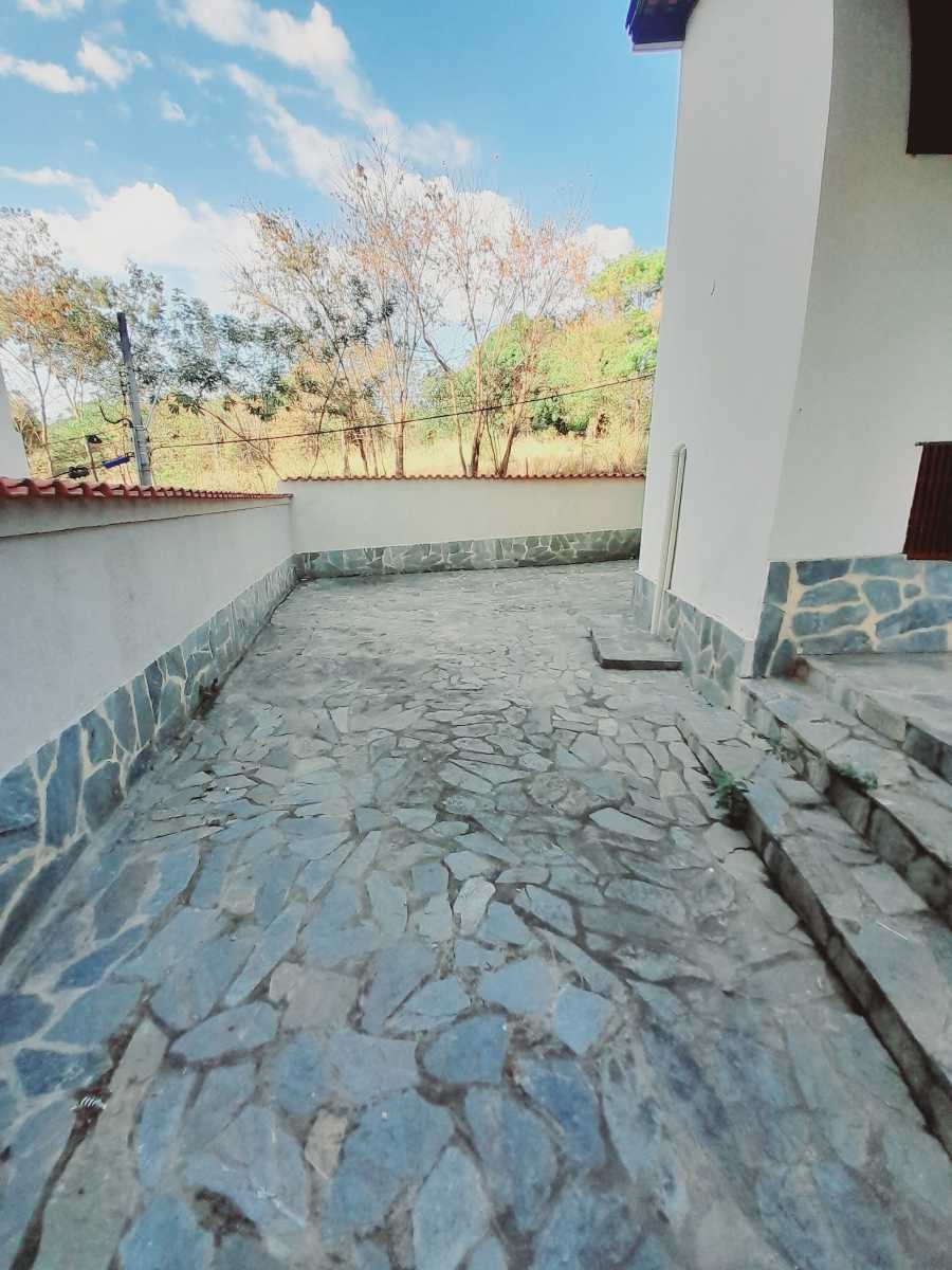 Casa para alugar com 4 quartos, 270m² - Foto 16