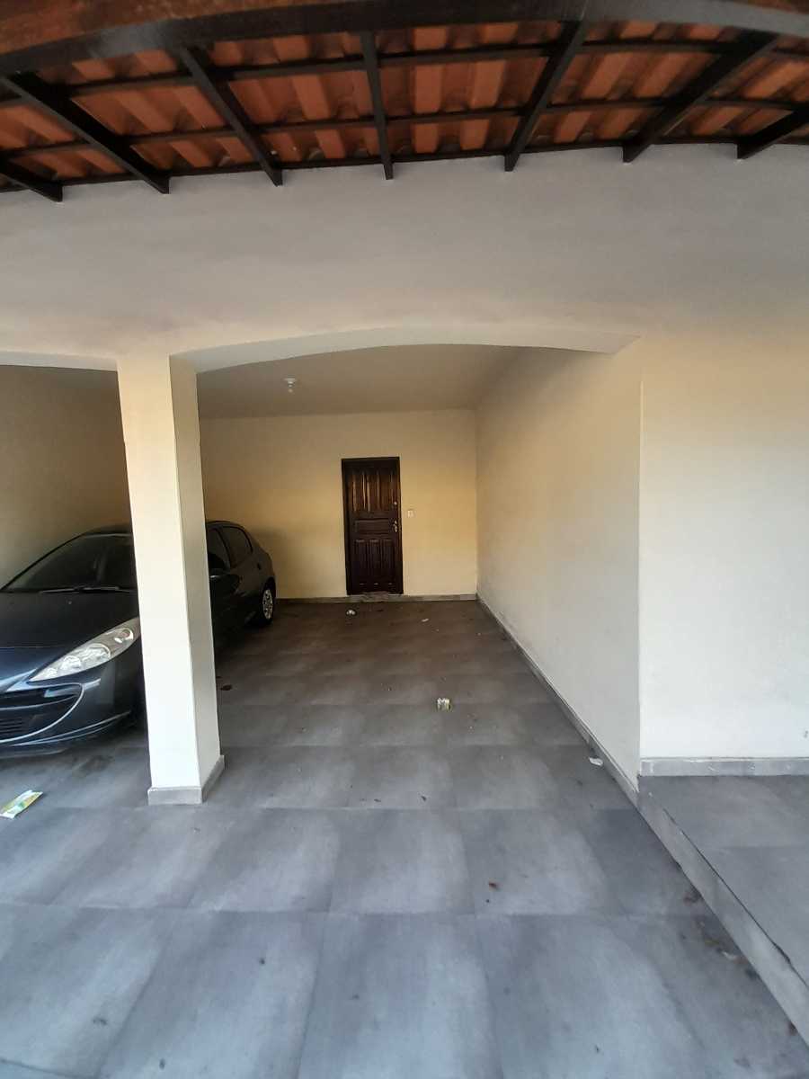 Casa para alugar com 4 quartos, 270m² - Foto 3