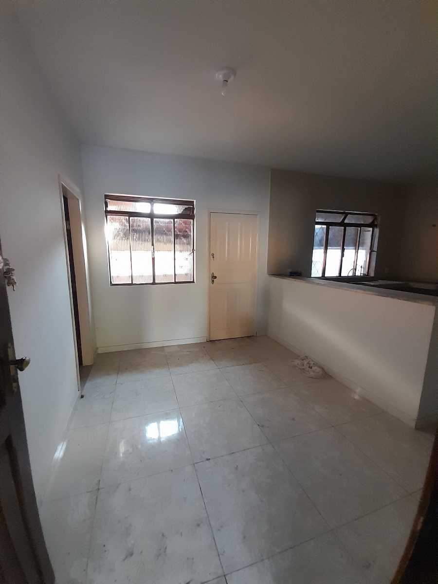 Casa para alugar com 4 quartos, 270m² - Foto 9