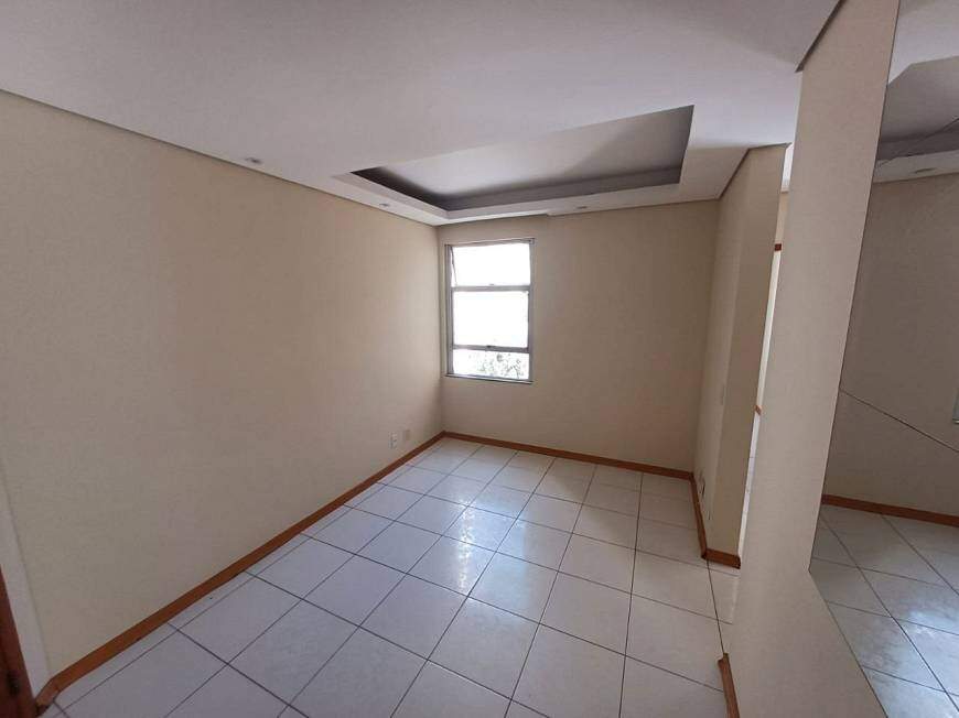 Apartamento à venda com 3 quartos, 72m² - Foto 2