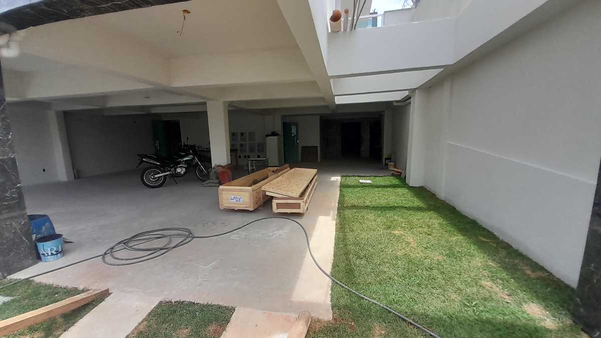 Apartamento à venda com 3 quartos, 160m² - Foto 1