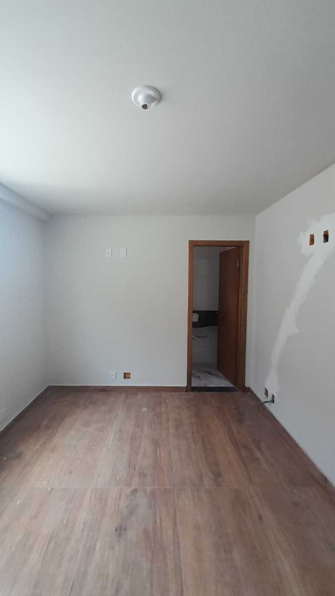 Apartamento à venda com 3 quartos, 160m² - Foto 3