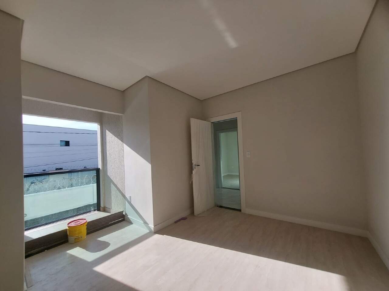 Casa à venda com 3 quartos, 80m² - Foto 3