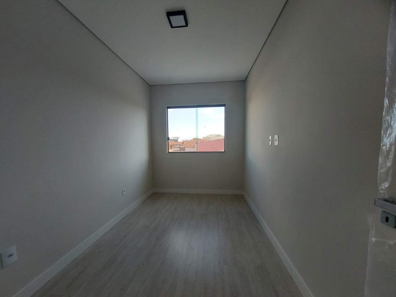 Casa à venda com 3 quartos, 80m² - Foto 11