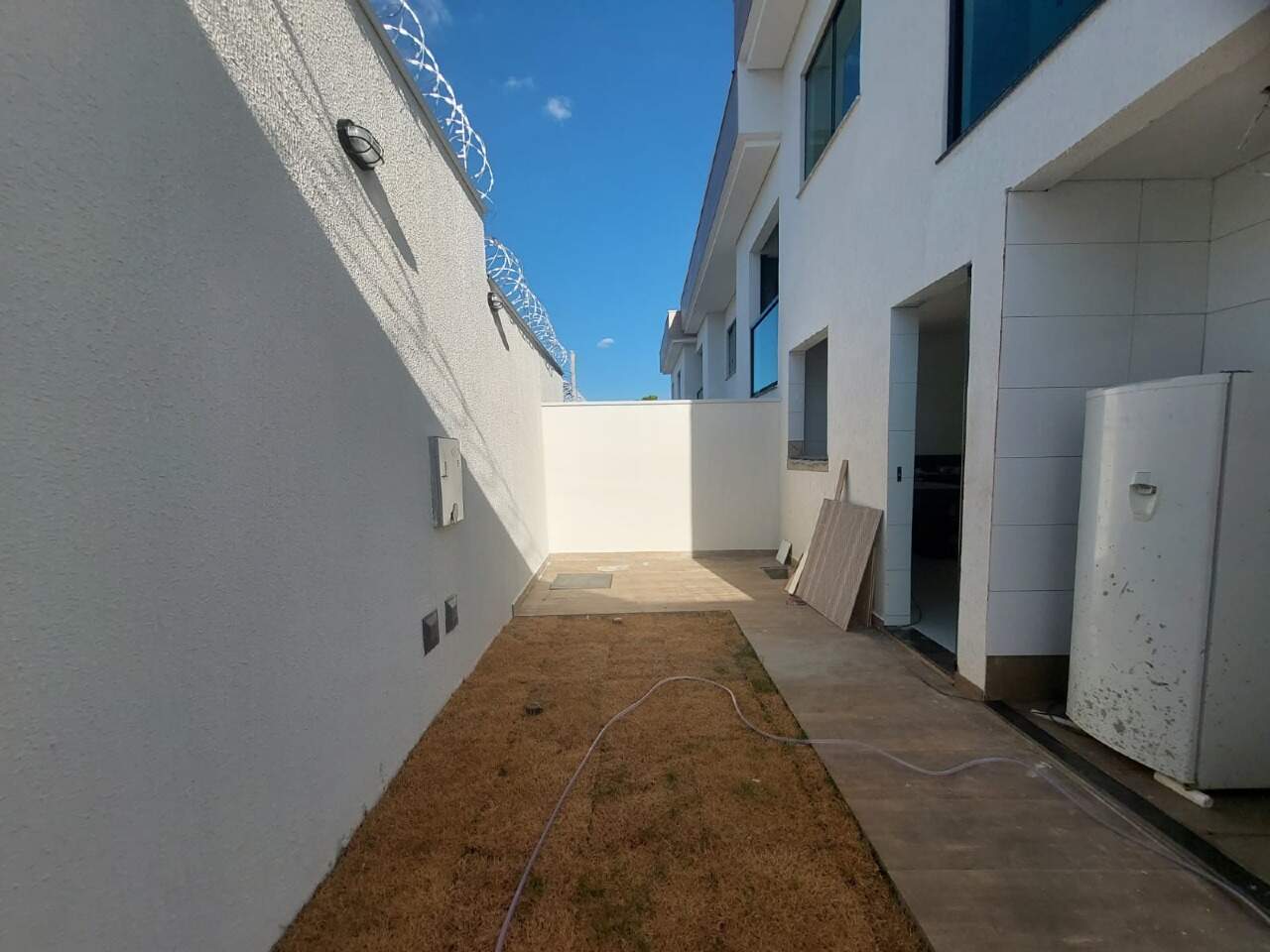 Casa à venda com 3 quartos, 80m² - Foto 3