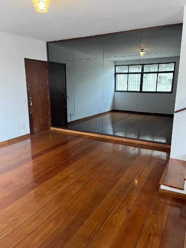 Apartamento à venda com 4 quartos, 140m² - Foto 1