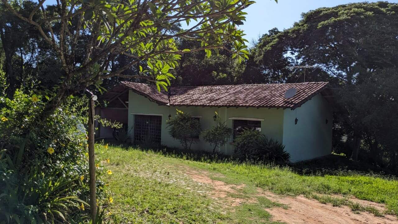 Fazenda para alugar com 3 quartos, 250m² - Foto 1