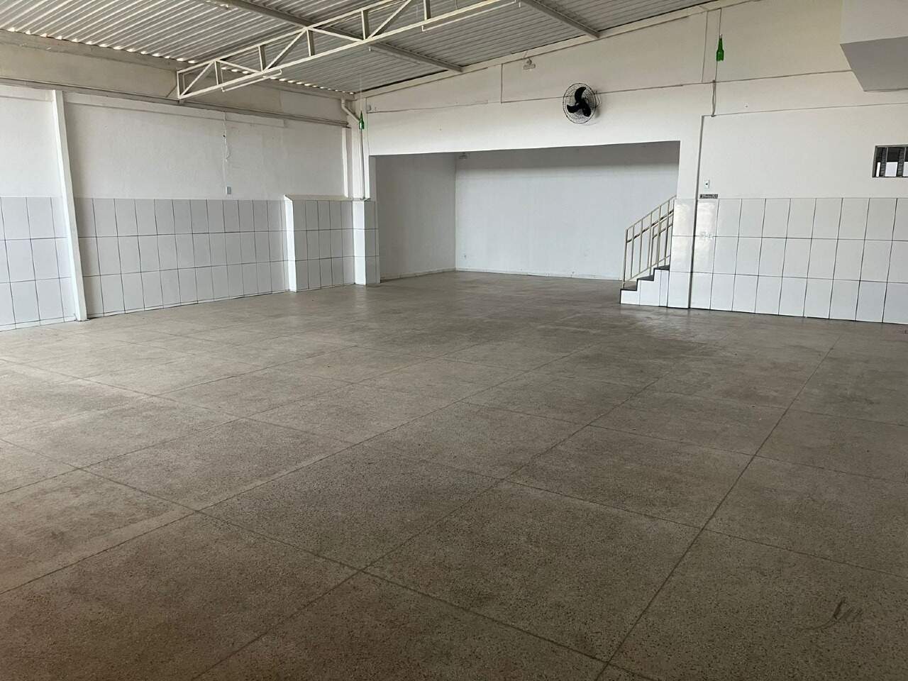 Depósito-Galpão-Armazém para alugar, 140m² - Foto 6