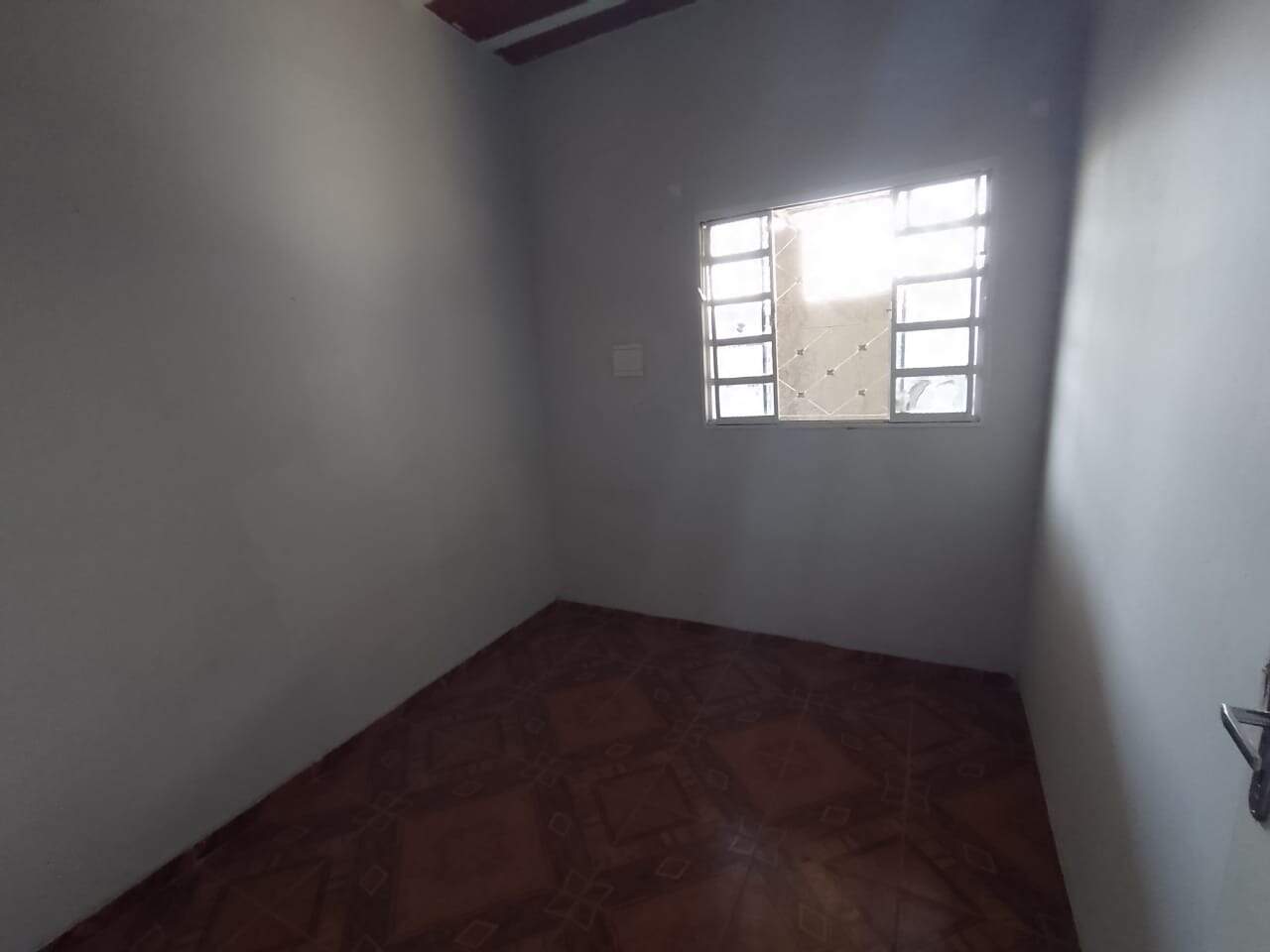 Casa para alugar com 4 quartos, 200m² - Foto 2