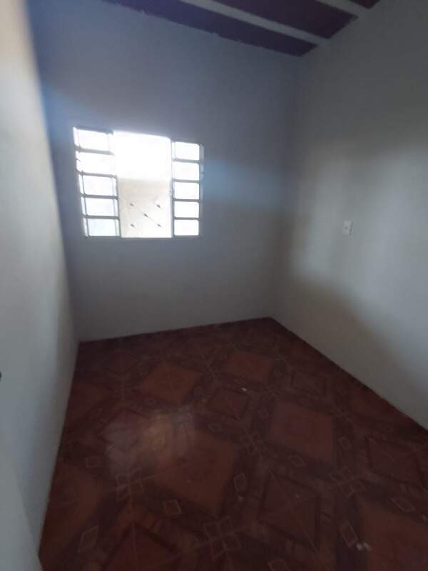 Casa para alugar com 4 quartos, 200m² - Foto 4