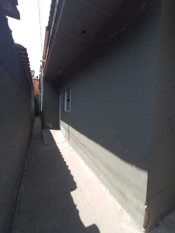 Casa para alugar com 4 quartos, 200m² - Foto 11