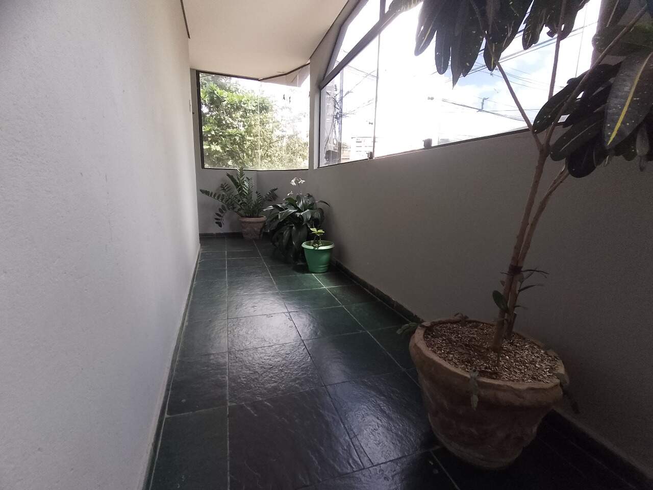 Casa para alugar com 3 quartos, 300m² - Foto 21