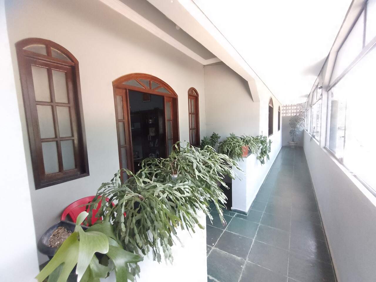 Casa para alugar com 3 quartos, 300m² - Foto 1