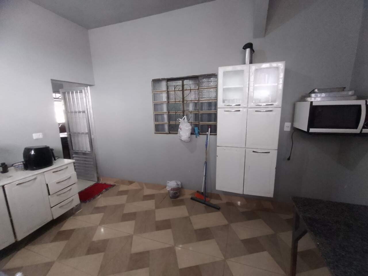 Casa para alugar com 3 quartos, 300m² - Foto 17