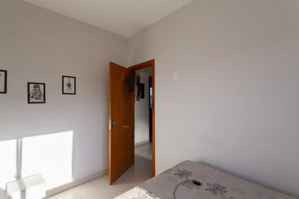 Casa à venda com 2 quartos, 63m² - Foto 21