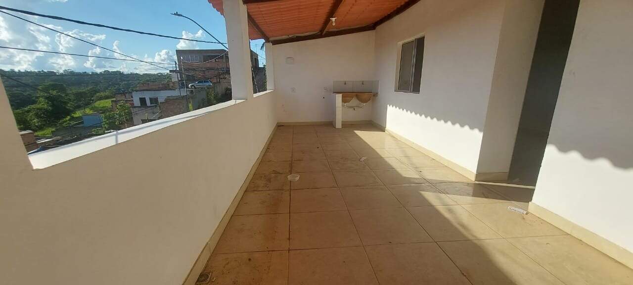 Casa para alugar com 3 quartos, 120m² - Foto 1