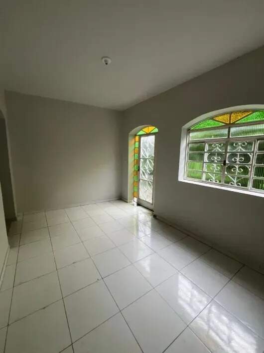 Casa para alugar com 5 quartos, 425m² - Foto 1