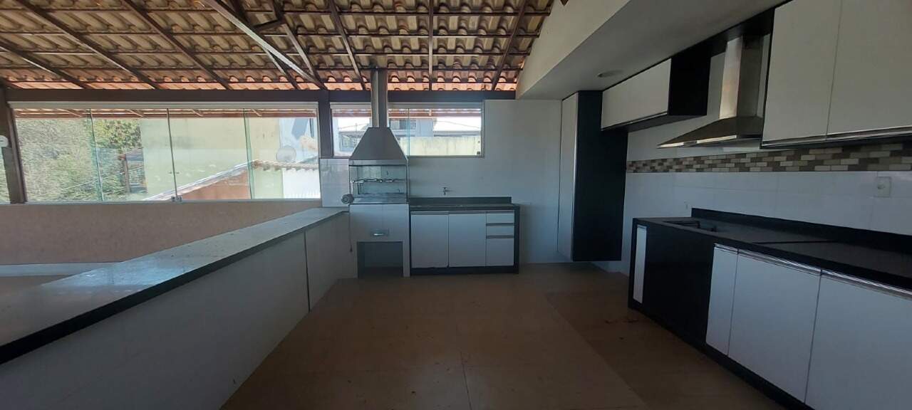 Casa para alugar com 3 quartos, 90m² - Foto 2