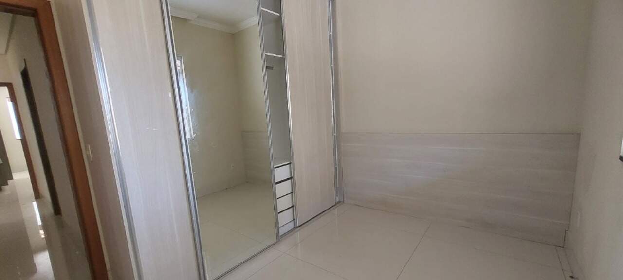 Casa para alugar com 3 quartos, 90m² - Foto 9