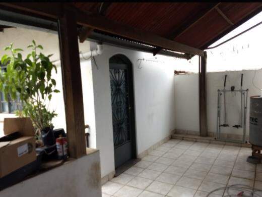 Casa à venda com 4 quartos, 160m² - Foto 2