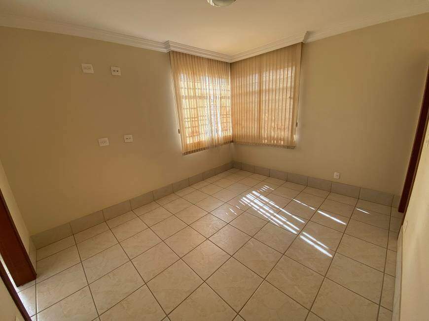 Casa à venda com 3 quartos, 358m² - Foto 19