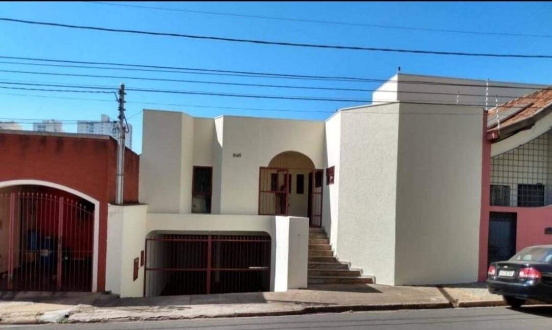 Casa padrão para aluguel, 4 quartos, 1 suíte, 4 vagas, São Benedito - Uberaba/MG