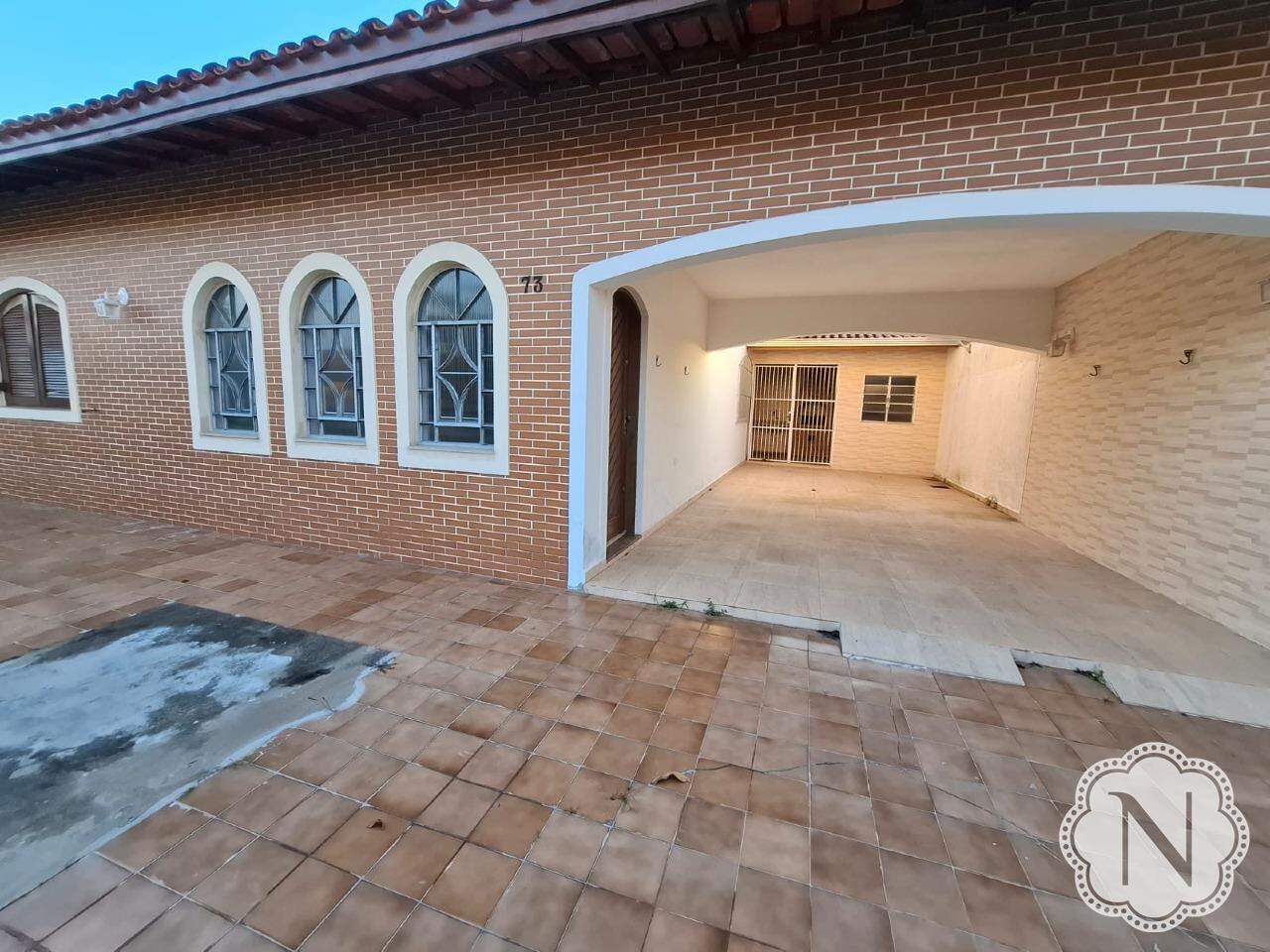 Casa para aluguel no Jardim Suarão (Praia): 