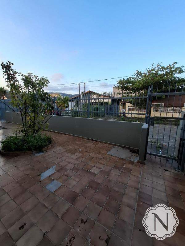 Casa para aluguel no Jardim Suarão (Praia): 