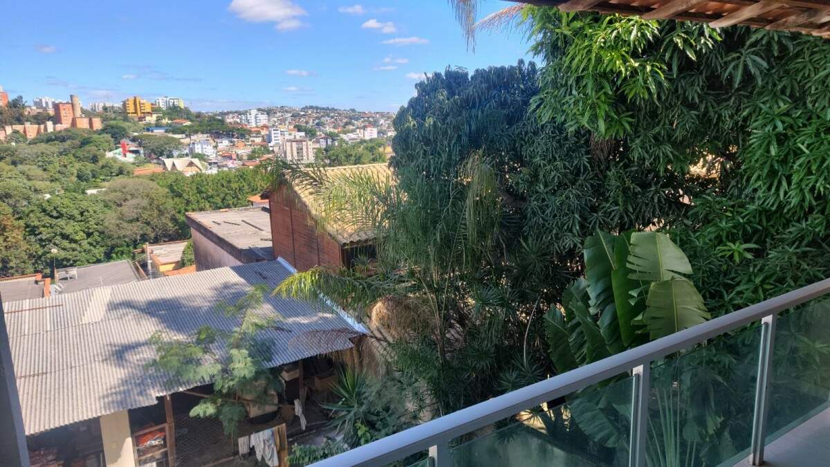 Casa à venda com 2 quartos, 233m² - Foto 3