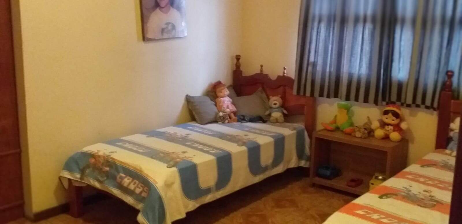 Casa para alugar com 4 quartos, 360m² - Foto 1