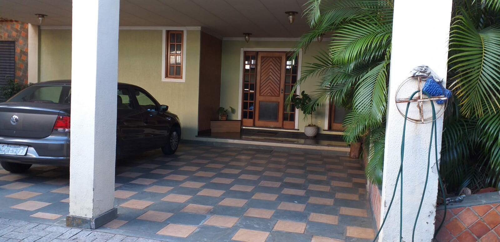 Casa para alugar com 4 quartos, 360m² - Foto 2