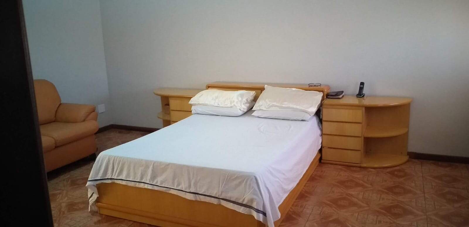 Casa para alugar com 4 quartos, 360m² - Foto 8