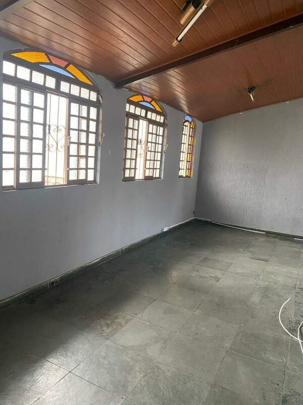 Casa para alugar com 4 quartos, 400m² - Foto 17