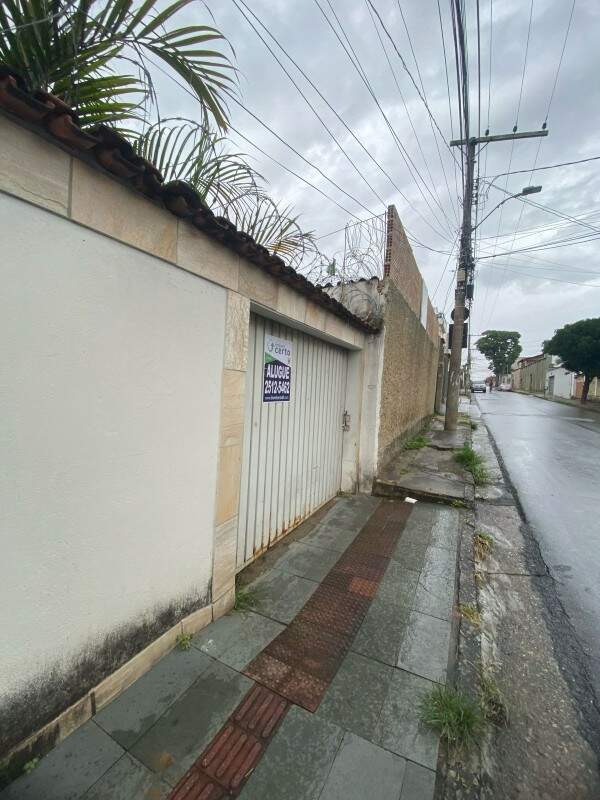 Casa para alugar com 4 quartos, 400m² - Foto 8