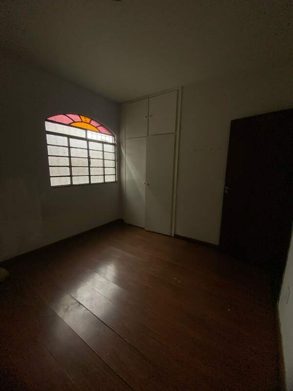 Casa para alugar com 4 quartos, 400m² - Foto 11