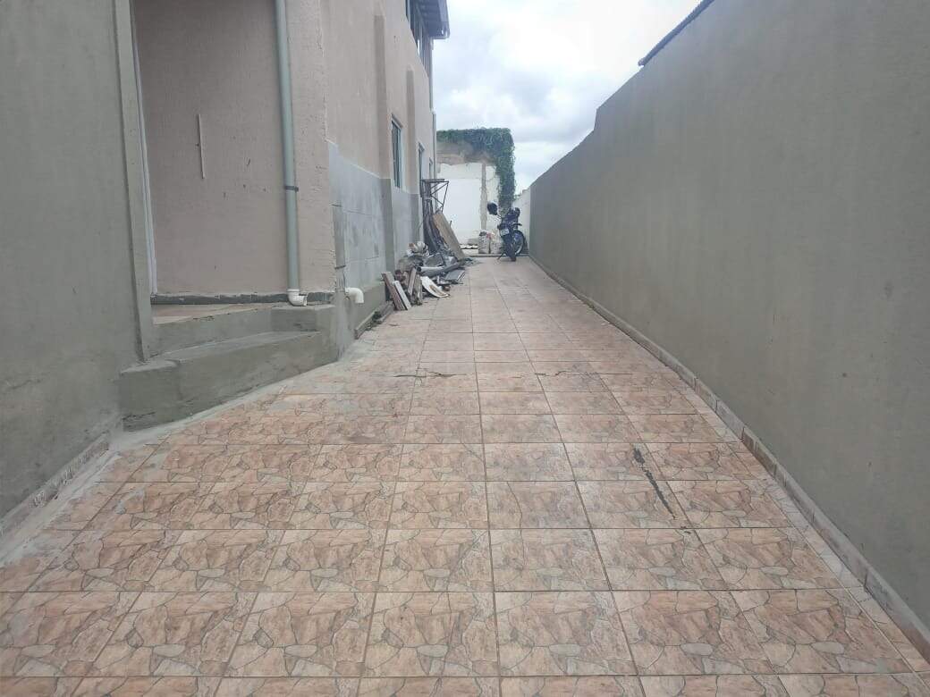 Casa para alugar com 3 quartos, 65m² - Foto 2