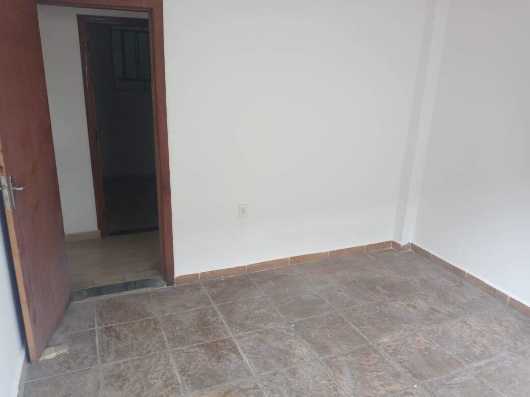 Casa para alugar com 3 quartos, 65m² - Foto 12