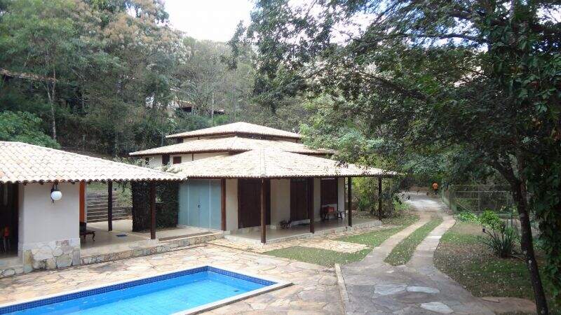 Casa de Condomínio à venda com 5 quartos, 400m² - Foto 1