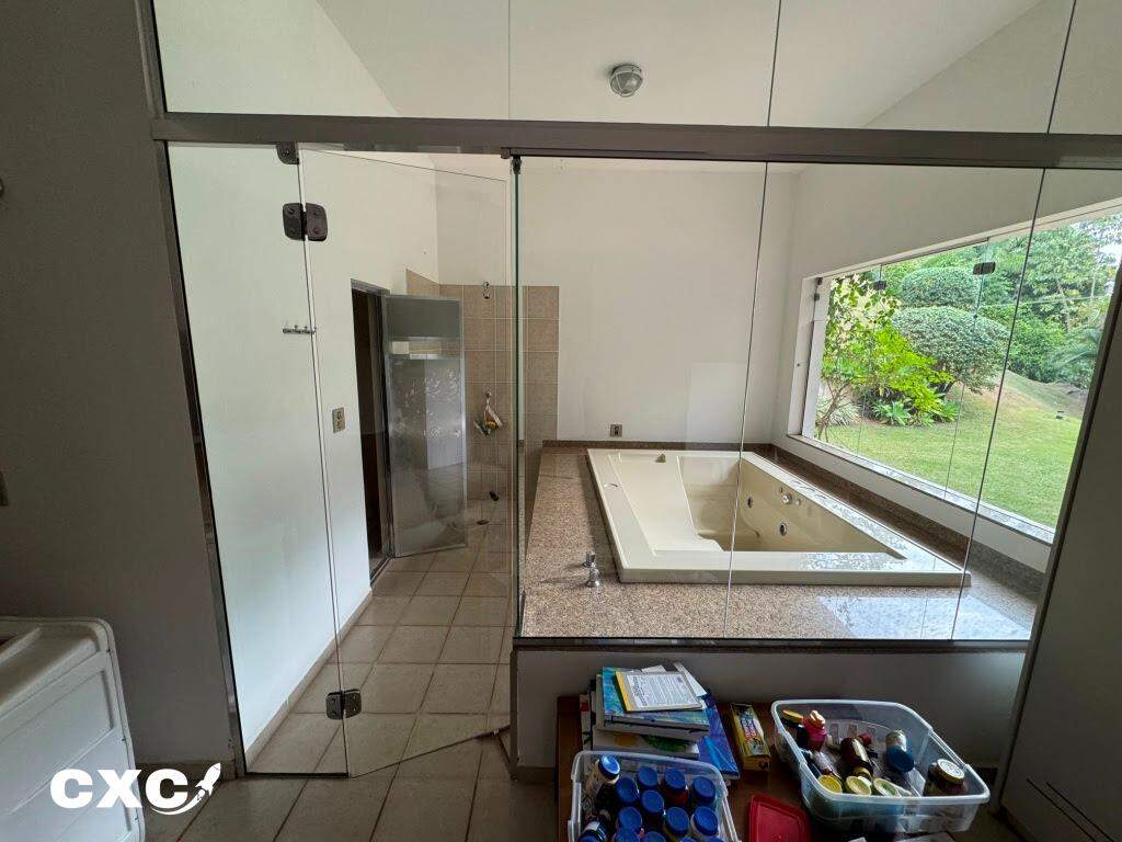 Casa à vendaCondomínio FlamboyantBAtibaia: casa com sete dorm. á venda