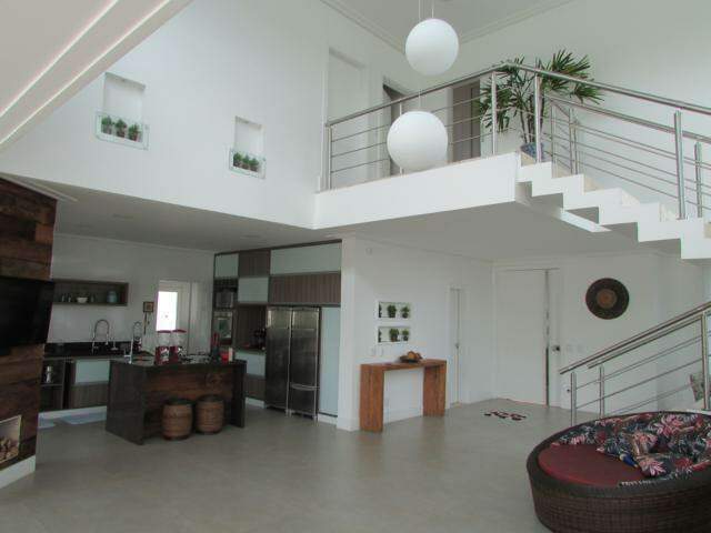 Sobrado à vendaRetiro Recanto TranquiloAtibaia: sala