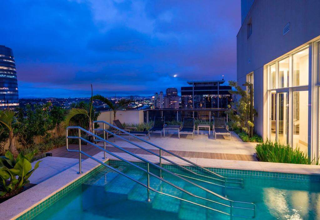 Apartamento à vendaVila OlímpiaSão Paulo: Piscina_One Eleven Home By Helbor
