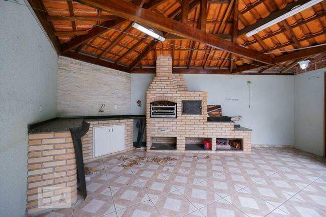 Sobrado à vendaVila CarrãoSão Paulo: Churrasqueira com Forno a Lenha