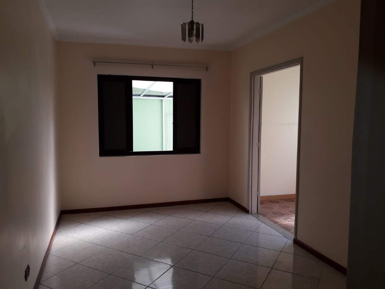 Sobrado à vendaVila SantanaSão Paulo: Sobrado com 4 quartos 4 vagas à venda na Penha - São Paulo - SP