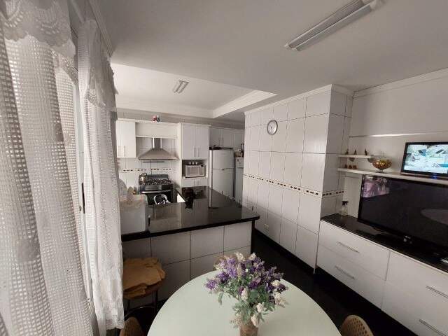 Sobrado à vendaVila CarrãoSão Paulo: Apartamento com 4 suítes 3 vagas à venda na Vila Carrão - São Paulo - SP