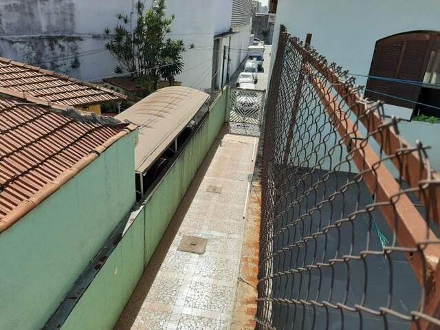 Sobrado à vendaVila CarrãoSão Paulo: Sobrado com 2 casas 1 salão à venda na Vila Carrão - São Paulo - SP