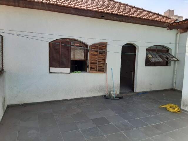 Sobrado à vendaVila CarrãoSão Paulo: Sobrado com 2 casas 1 salão à venda na Vila Carrão - São Paulo - SP