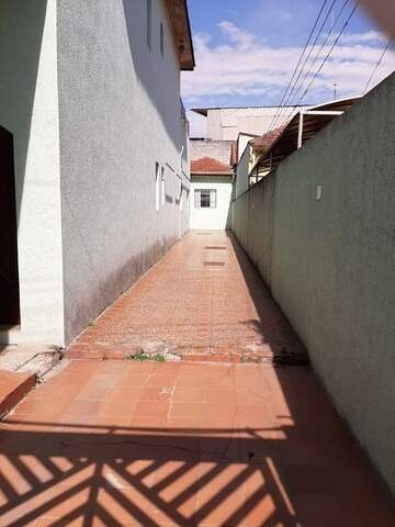 Sobrado à vendaVila CarrãoSão Paulo: Sobrado com 2 casas 1 salão à venda na Vila Carrão - São Paulo - SP
