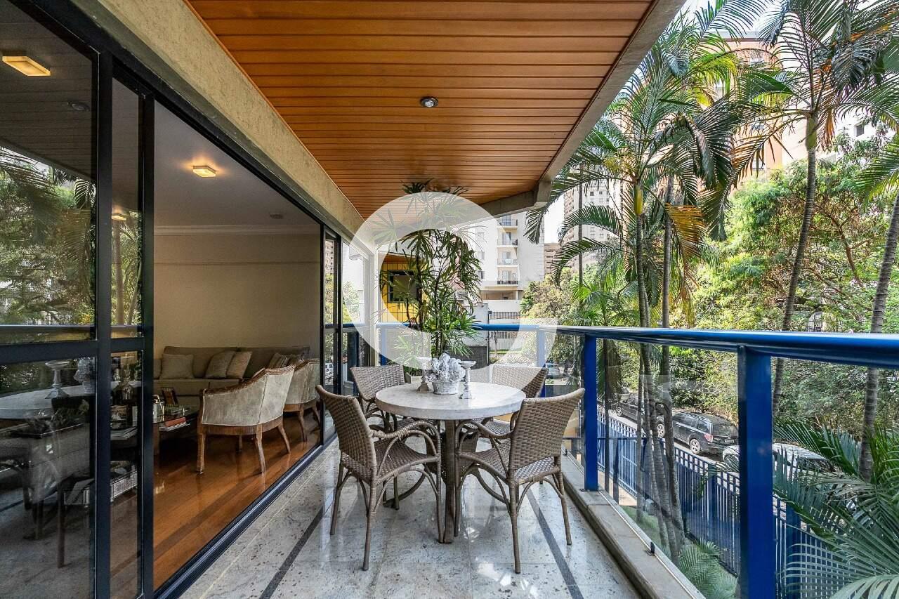 Apartamento à venda no Cambuí: 