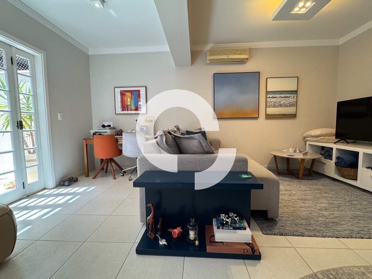 Casa em Condomínio à venda no Jardim Santa Marcelina: 