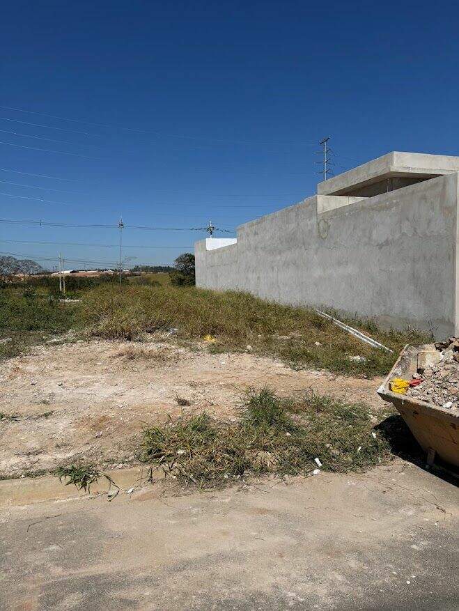 Terreno à venda no Jardim dos Sabiás: 